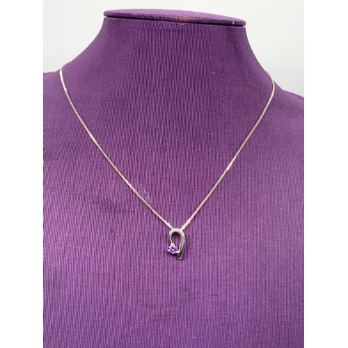 262 - SILVER & AMETHYST STYLE STONE PENDANT ON A SILVER CHAIN