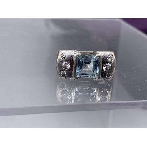 266 - DESIGNER STYLE SILVER AQUAMARINE & GEM SET RING