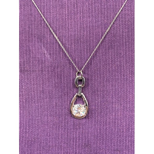 278 - SILVER DESIGNER STYLE SOLIATIRE PENDANT ON A SILVER CHAIN