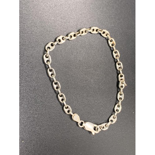 229 - SILVER BRACELET WITH A COFFEE BEAN STYLE LINK