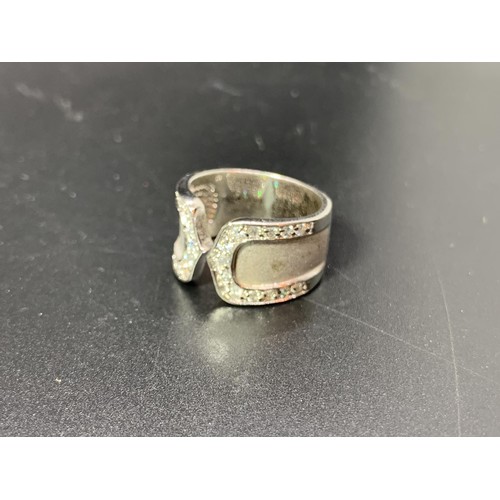 230 - A DESIGNER STYLE SILVER OPEN RING