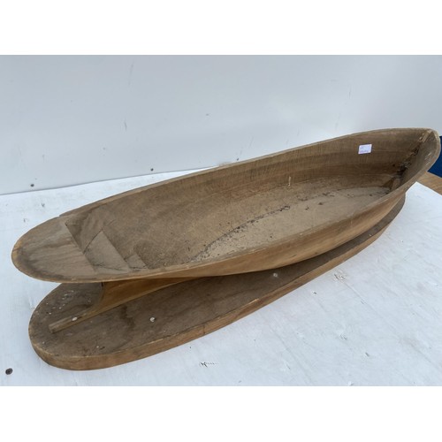 461 - A HAND CRAFTED WOODEN BOAT ON STAND 38.5