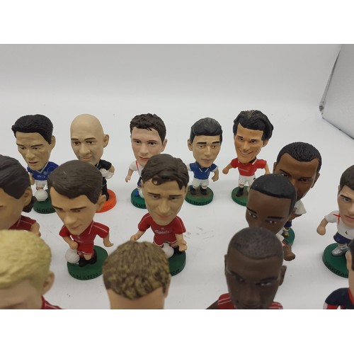 468 - QTY OF FOOTBALLERS BY CORINTHIAN PRO STARS