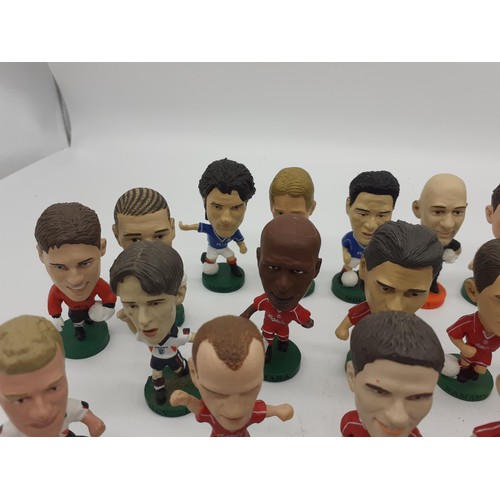 468 - QTY OF FOOTBALLERS BY CORINTHIAN PRO STARS