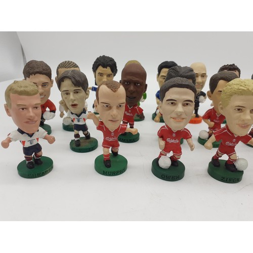 468 - QTY OF FOOTBALLERS BY CORINTHIAN PRO STARS