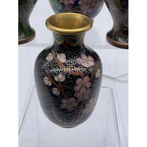 472 - 4 SMALL CLIOSSE VASE MIXED PATTERN