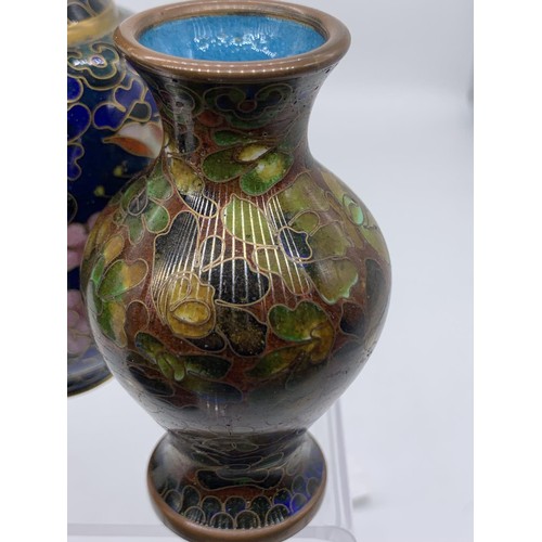 472 - 4 SMALL CLIOSSE VASE MIXED PATTERN