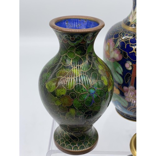 472 - 4 SMALL CLIOSSE VASE MIXED PATTERN