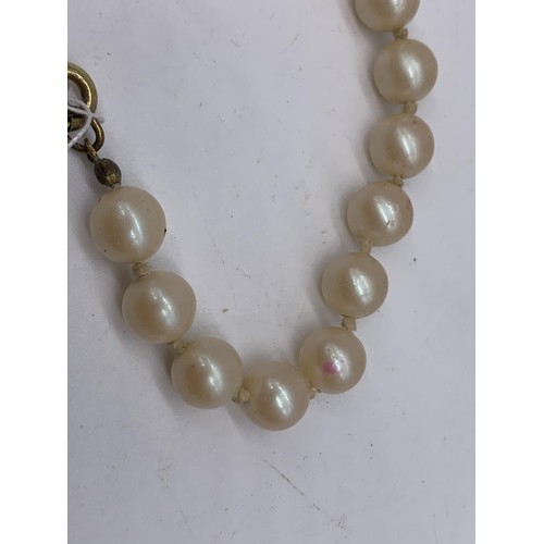 475 - A VINTAGE PEARL BRACELET