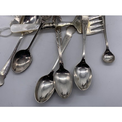 479 - A SMALL COLLECTION OF ORNATE PLATED ITEMS INCLUING CUTLERY & SALT