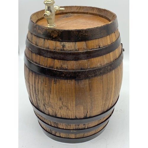 488 - ANTIQUE OAK METAL BOUND DRINKS BARREL 10X6