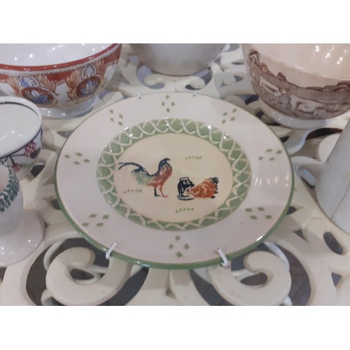 562 - A MIXED TABLE LOT TO INCLUDE PRINTWARE & SPONGEWARE (A.Y.F.I)