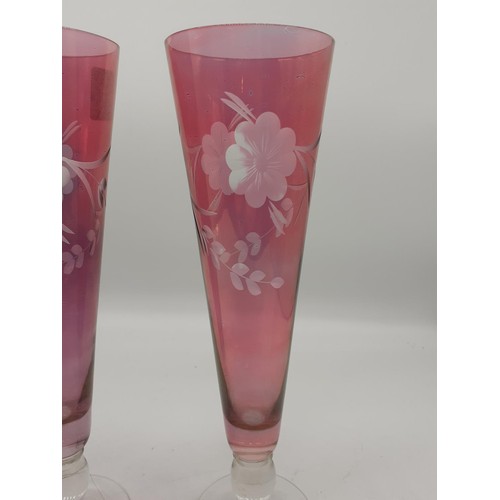 572 - A PAIR OF MID 20th CENTURY ETCHED CRANBERRY GLASS VASE 10