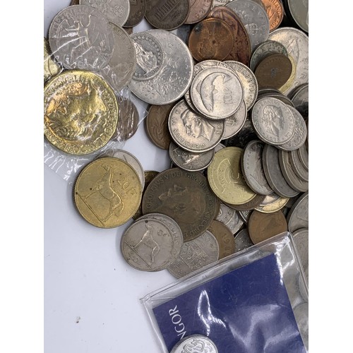 604 - A LARGE HEAVY BOX OF MIXED COINS