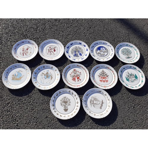 124 - A LOT OF 12 XMAS PLATES 1970 THRU TO 1981  ALL IN LIMITED PRODUCTION BY COPELAND SPODE