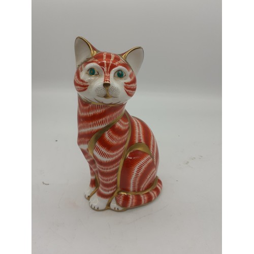 712 - ROYAL CROWN DERBY CAT