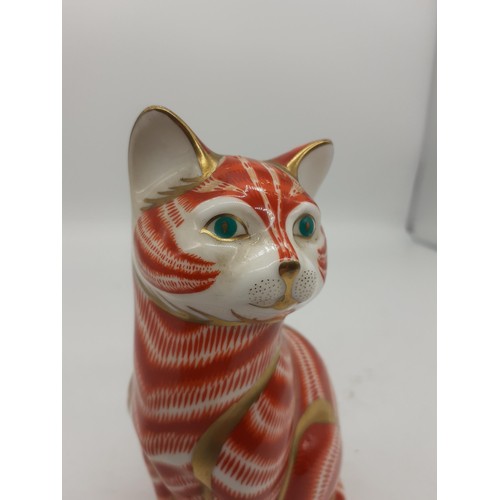 712 - ROYAL CROWN DERBY CAT