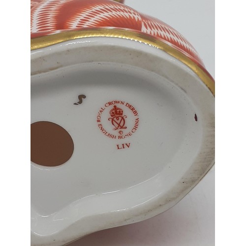 712 - ROYAL CROWN DERBY CAT