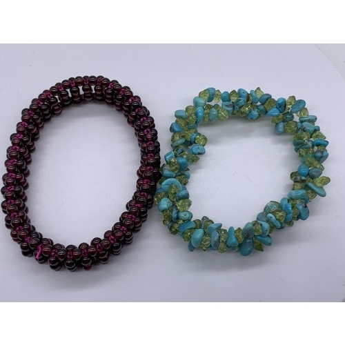 739 - A TURQUOISE BEAD AND AMETHYST BEAD BRACELETS