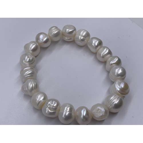 741 - A NATURAL PEARL BRACELET