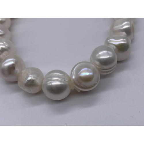 741 - A NATURAL PEARL BRACELET