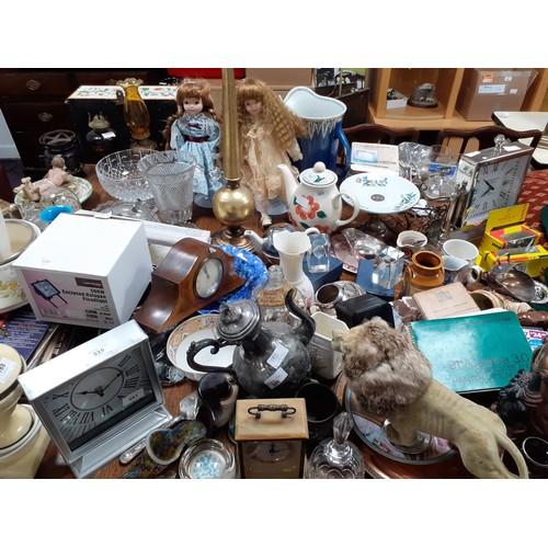 535 - A VERY LARGE MIXED TABLE LOT