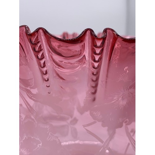 686A - ETCHED VICT RUBY SHADE