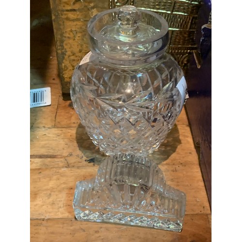 199a - Large collection of cut glass & crystal etc