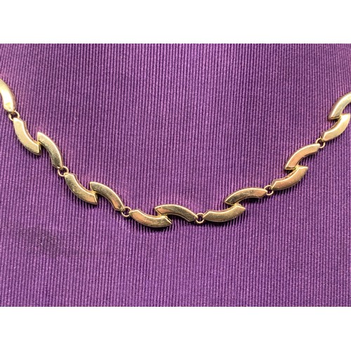 667A - A 9ct GOLD FANCY LINK CHAIN FULLY HALLMARKED 12.8grms