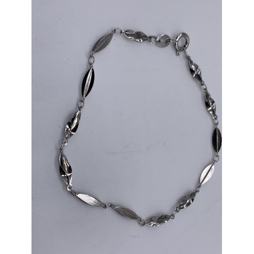 208A - A 925 SILVER TWIST LINK BRACELET