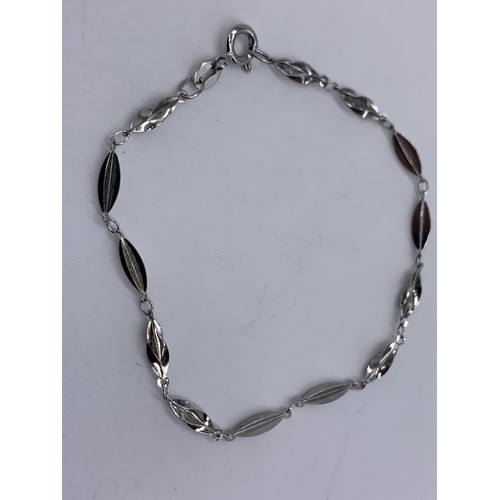 208A - A 925 SILVER TWIST LINK BRACELET