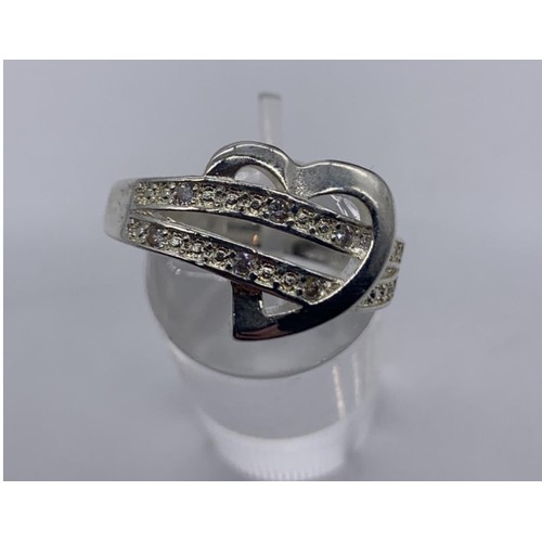 231A - SILVER HEART RING SET WITH WHITE STONES SIZE P