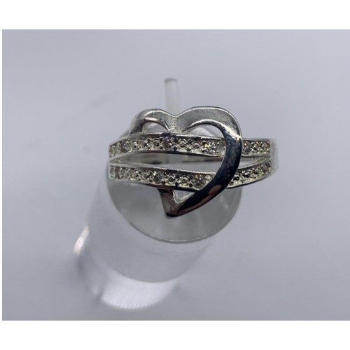 231A - SILVER HEART RING SET WITH WHITE STONES SIZE P