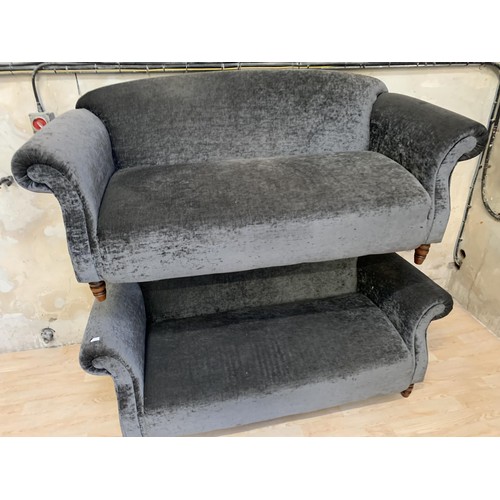 5 - 3,2 BLACK CRUSHED VELVET SUITE COMPLETE WITH A MATCHING FOOTSTOOL ON WOODEN FEET