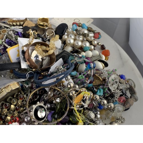 6 - A VERY LARGE BOX OF MIXED COSTUME JEWELLERY