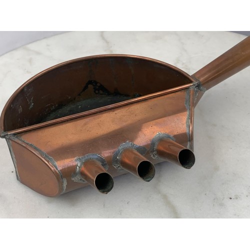 59 - AN ANTIQUE COPPER POURING POT WITH 3 SPOUTS A DIA OF 14