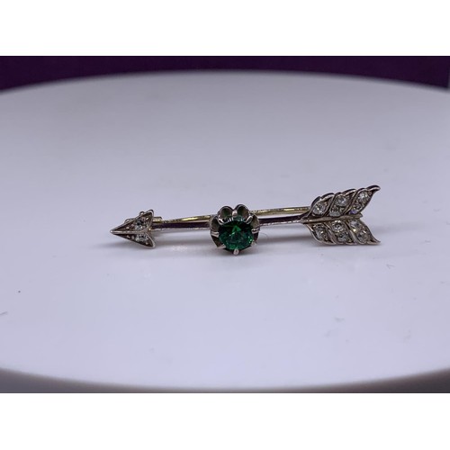 175 - BEAUTIFUL GOLD DIAMOND SET ARROW BROOCH