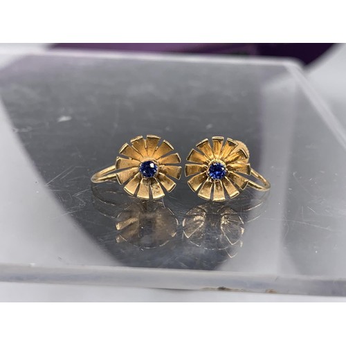 179 - A PAIR OF 9ct GOLD EARRINGS