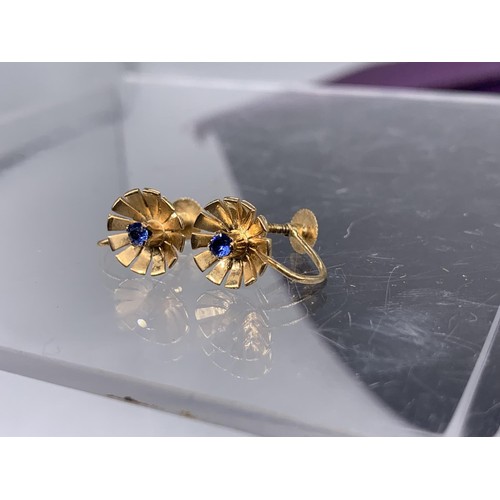 179 - A PAIR OF 9ct GOLD EARRINGS