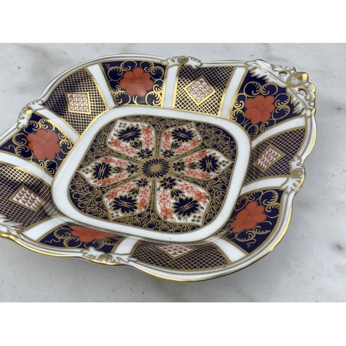 203 - A ROYAL CROWN DERBY IMMARI DISH 9X8