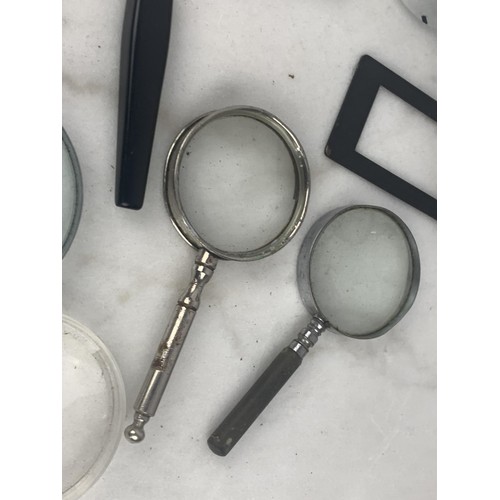 223 - A LOT OF MAGNIFYING GLASS