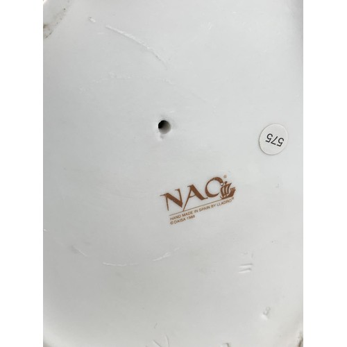 100A - NAO FIGURINE LAMP WITH SHADE