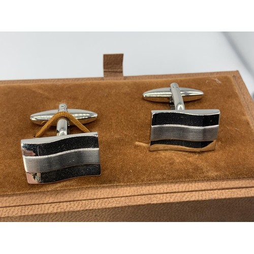 120A - 4 MIXED SETS OF CUFFLINKS