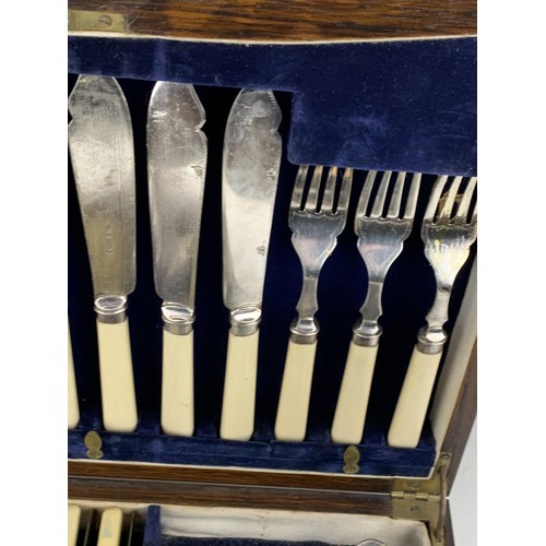 9 - WOODEN CASE CANTEEN CUTLERY & CASE KNIVES