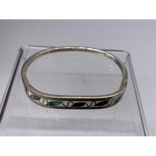 224 - AN INLAID MEXICAN SILVER BRACELET