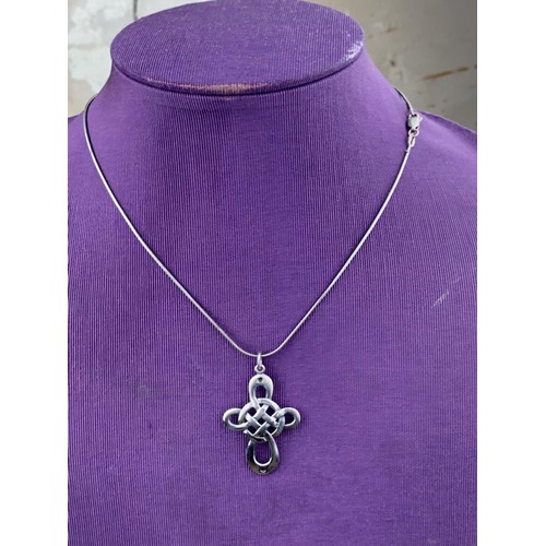 289 - CELTIC SILVER CROSS  ON SILVER CHAIN