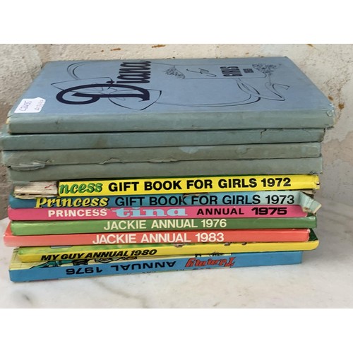 43 - A LOT OF VINTAGE GIRL ANNUALS