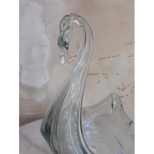 69 - GLASS SWAN ORNAMENT 12