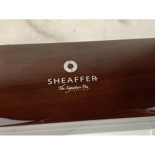 394 - A NEW SHEAFFER PEN/PENCIL GIFT SET AS NEW IN A BEAUTIFUL PIANO KEY ROSEWOOD BOX