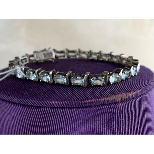 248 - HEAVY SILVER AQUAMARINE SET BRACELET